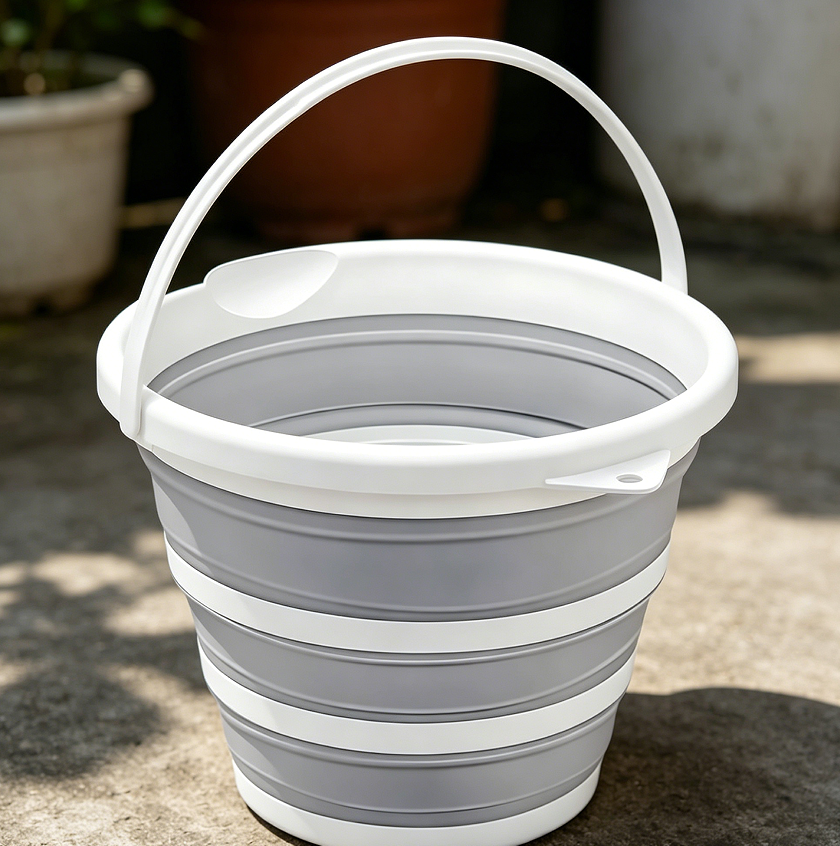 2.6Gal Collapsible Bucket with Handle for Boating
